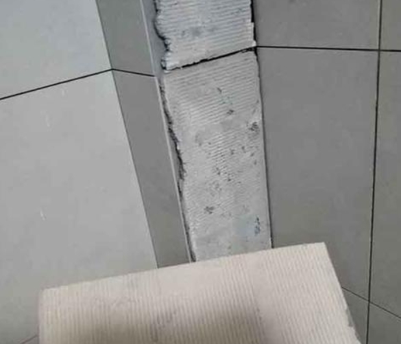 萨迦瓷砖空鼓维修公司分享下厨房瓷砖脱落的补救措施。